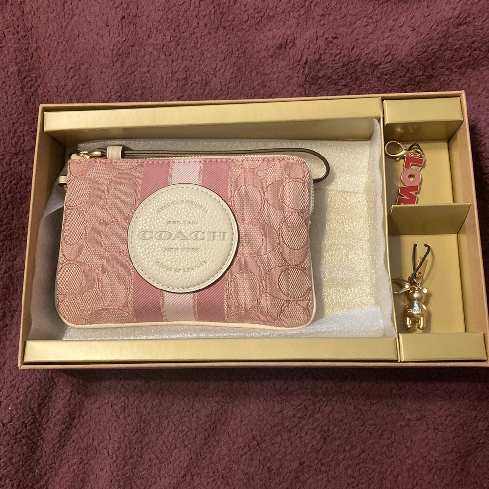 Coach Boxed Corner Zip Wristlet